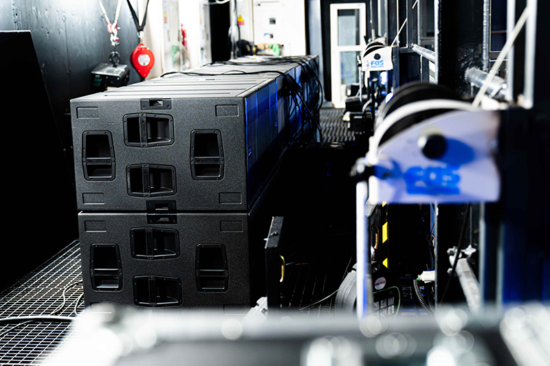 Lắp đặt hệ thống line array dBTechnologies cho sân khấu biểu diễn tại Milan – Ý