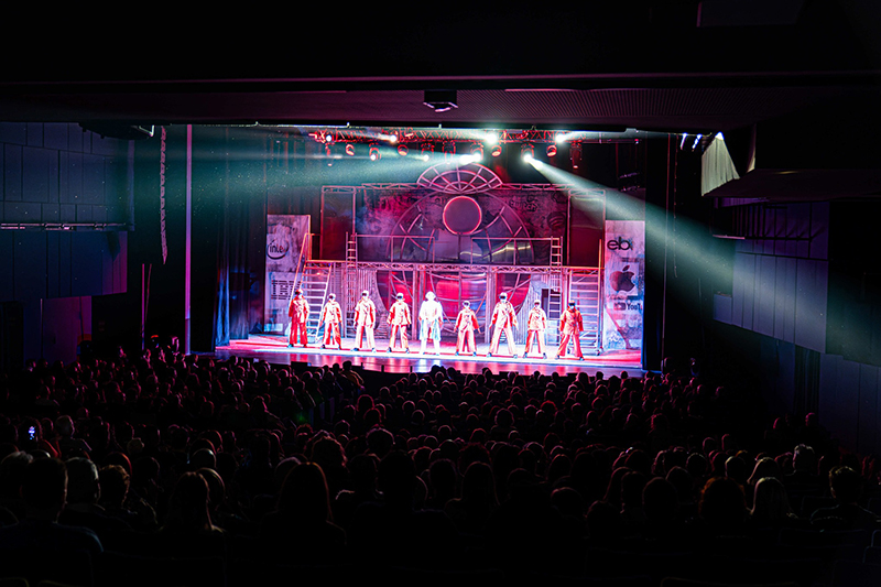 Lắp đặt hệ thống line array dBTechnologies cho sân khấu biểu diễn tại Milan – Ý