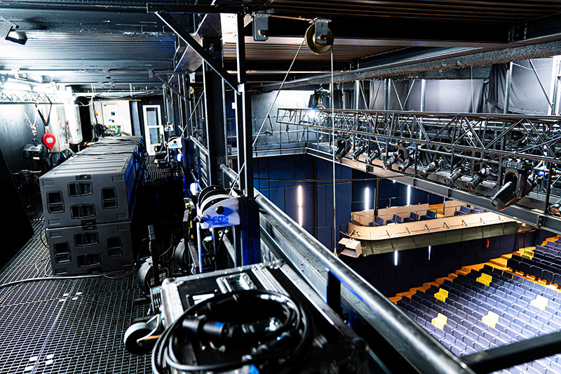 Lắp đặt hệ thống line array dBTechnologies cho sân khấu biểu diễn tại Milan – Ý