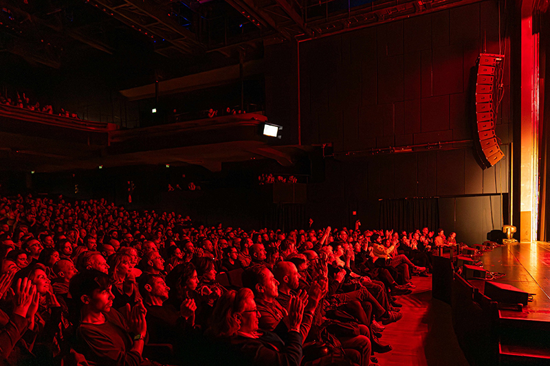 Lắp đặt hệ thống line array dBTechnologies cho sân khấu biểu diễn tại Milan – Ý